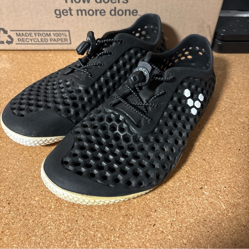 VivoBarefoot Ultra III Bloom Barefoot Men’s US 10/EU 43 Water Shoes 307171-01